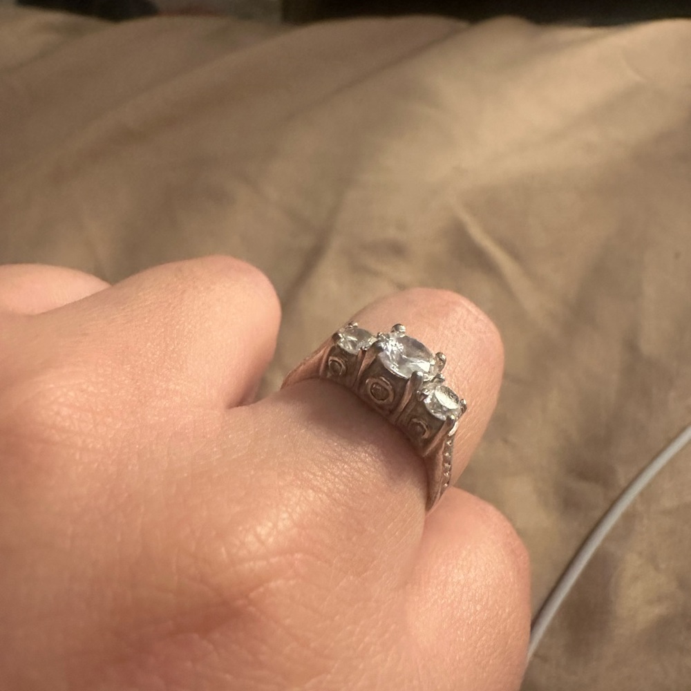 Sterling silver zirconia ring 7.5